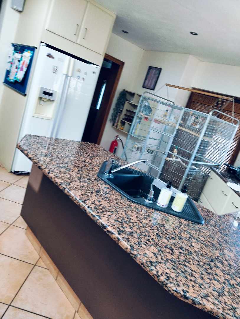 5 Bedroom Property for Sale in Mnandi Gauteng