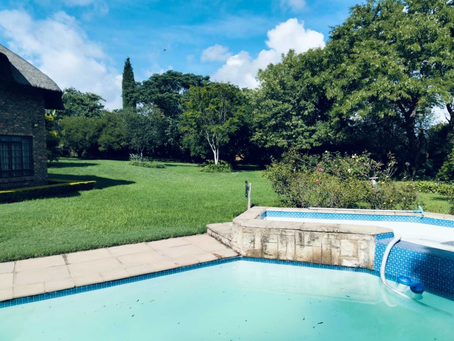 5 Bedroom Property for Sale in Mnandi Gauteng