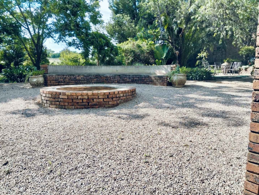 5 Bedroom Property for Sale in Mnandi Gauteng