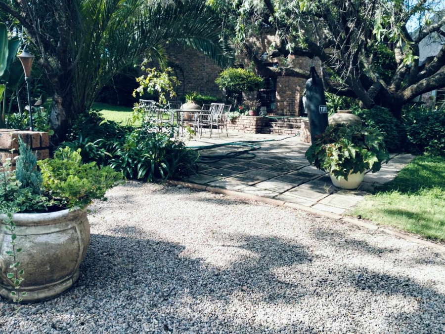 5 Bedroom Property for Sale in Mnandi Gauteng