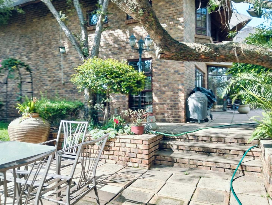 5 Bedroom Property for Sale in Mnandi Gauteng