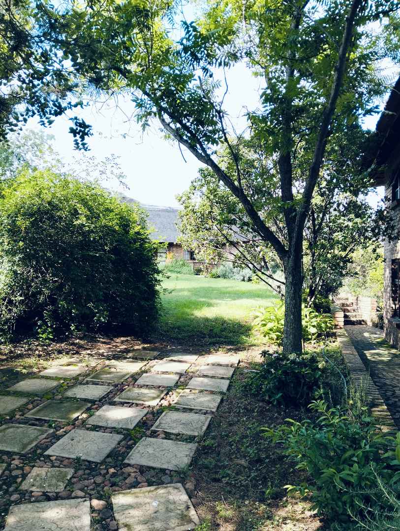 5 Bedroom Property for Sale in Mnandi Gauteng