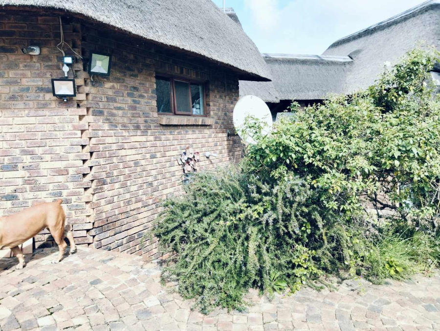 5 Bedroom Property for Sale in Mnandi Gauteng