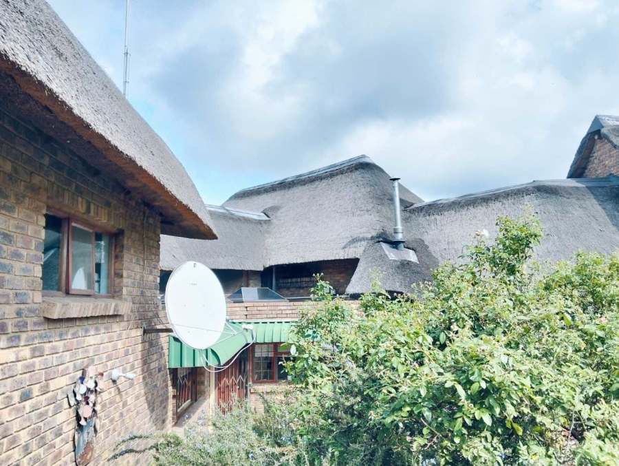 5 Bedroom Property for Sale in Mnandi Gauteng