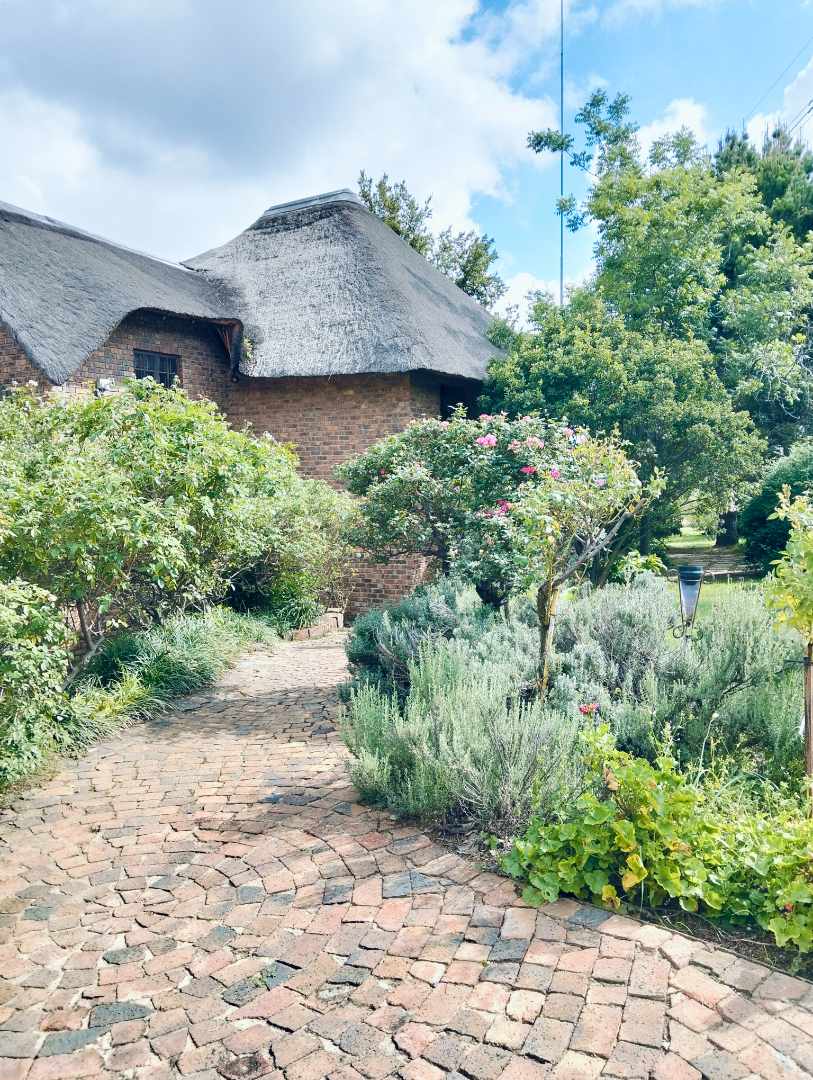 5 Bedroom Property for Sale in Mnandi Gauteng