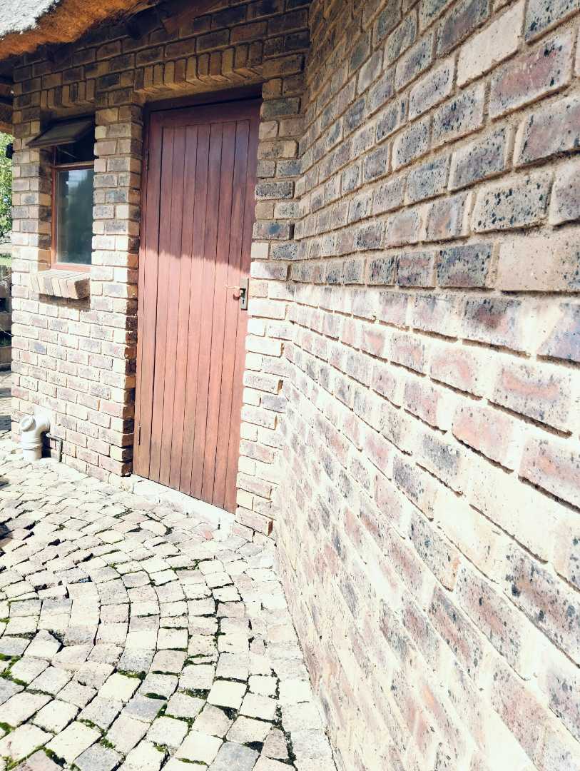 5 Bedroom Property for Sale in Mnandi Gauteng