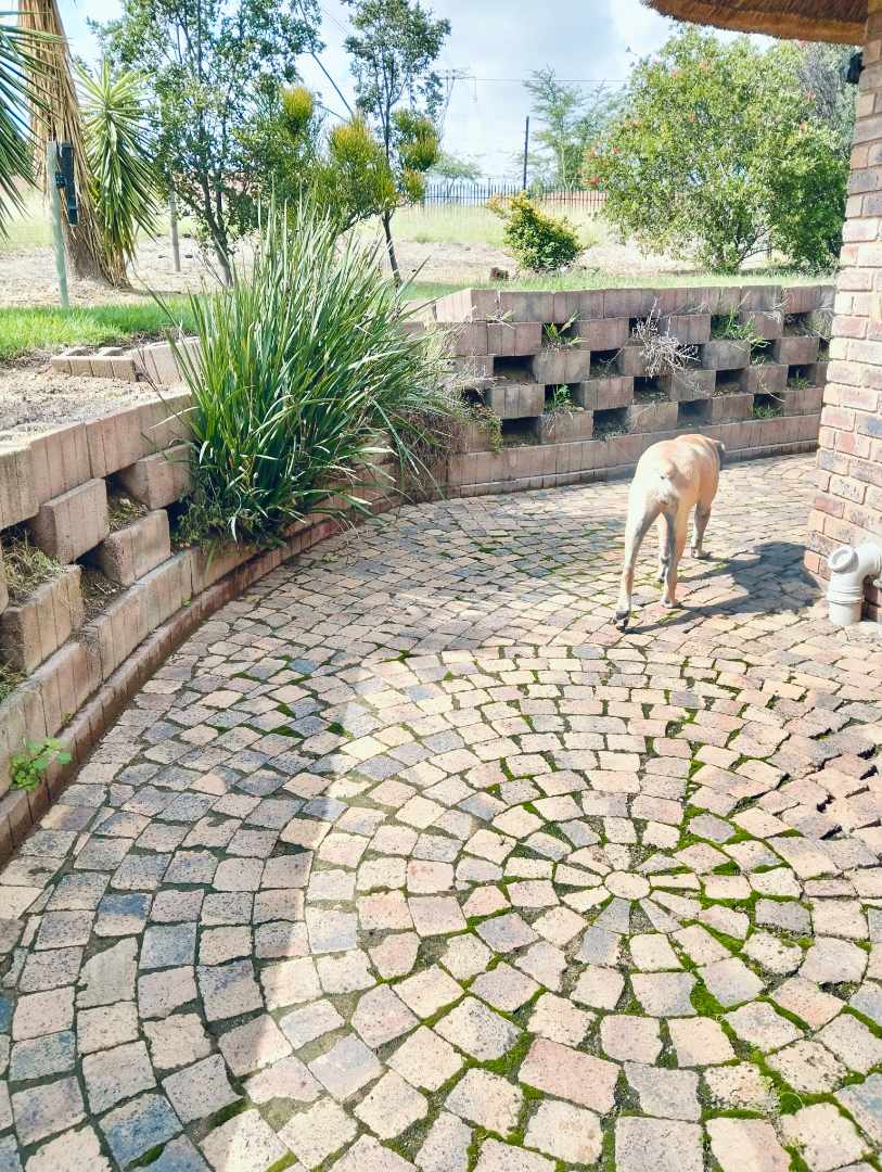 5 Bedroom Property for Sale in Mnandi Gauteng