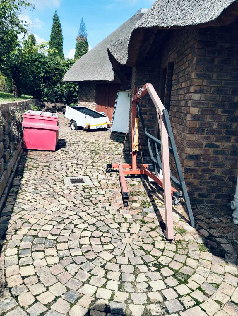 5 Bedroom Property for Sale in Mnandi Gauteng