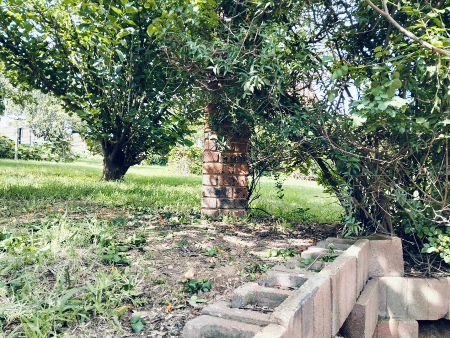 5 Bedroom Property for Sale in Mnandi Gauteng