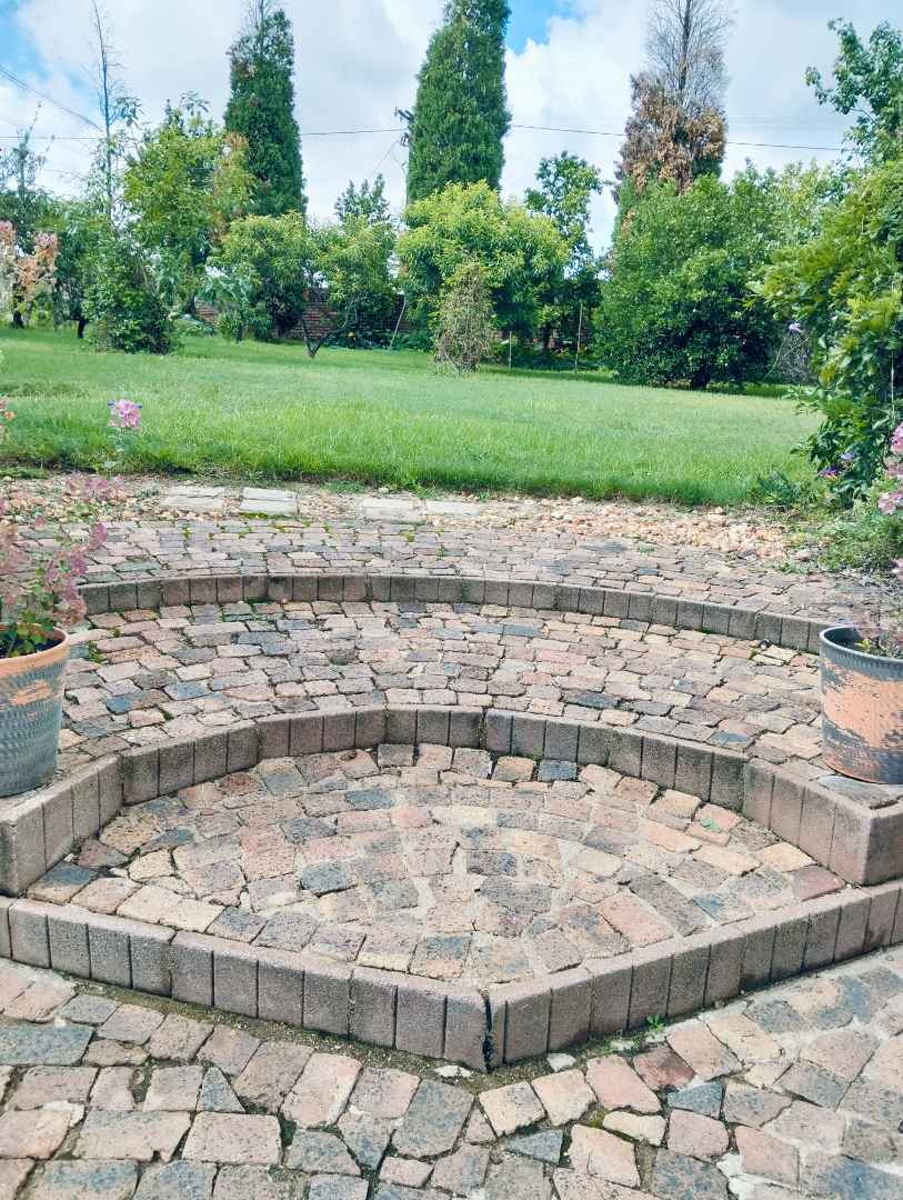 5 Bedroom Property for Sale in Mnandi Gauteng