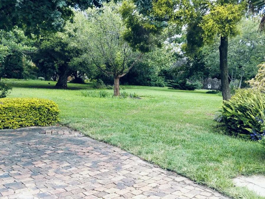 5 Bedroom Property for Sale in Mnandi Gauteng