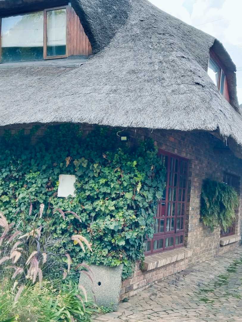 5 Bedroom Property for Sale in Mnandi Gauteng