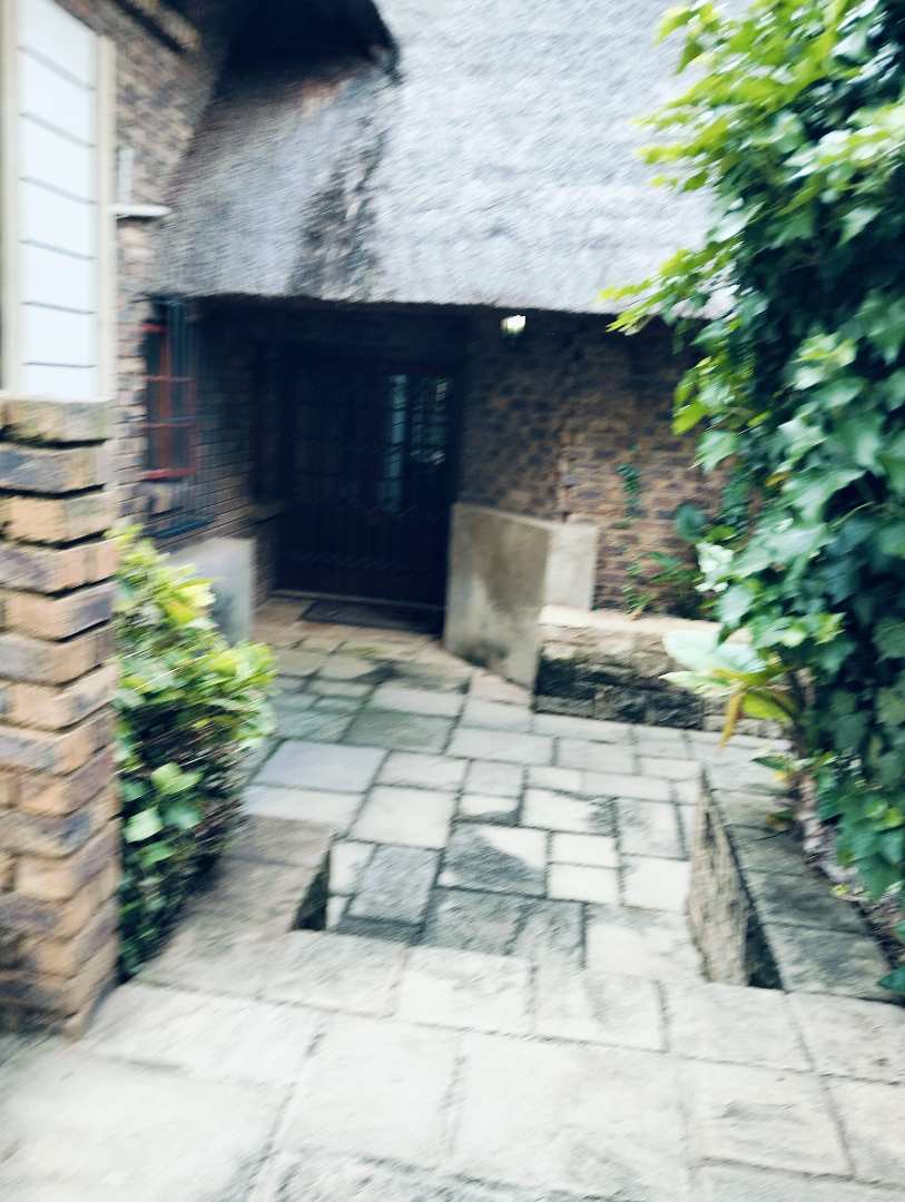 5 Bedroom Property for Sale in Mnandi Gauteng
