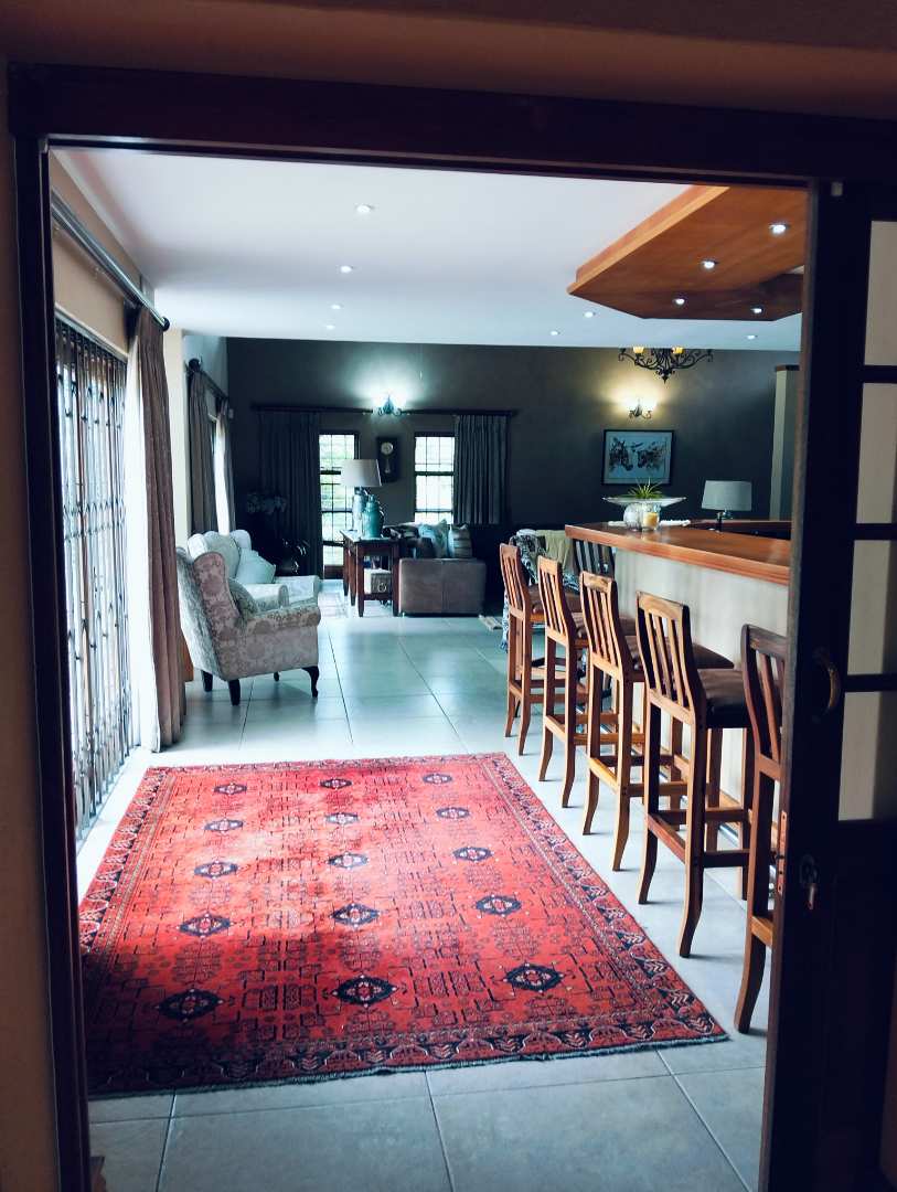5 Bedroom Property for Sale in Mnandi Gauteng