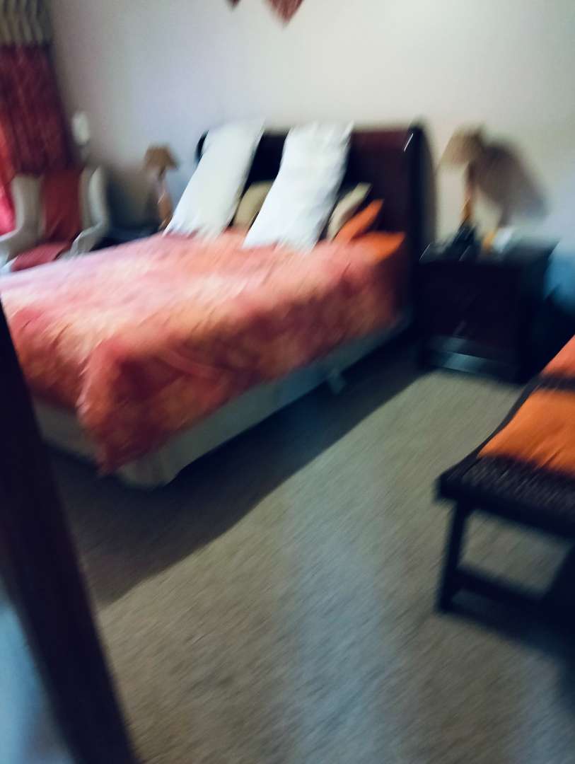 5 Bedroom Property for Sale in Mnandi Gauteng