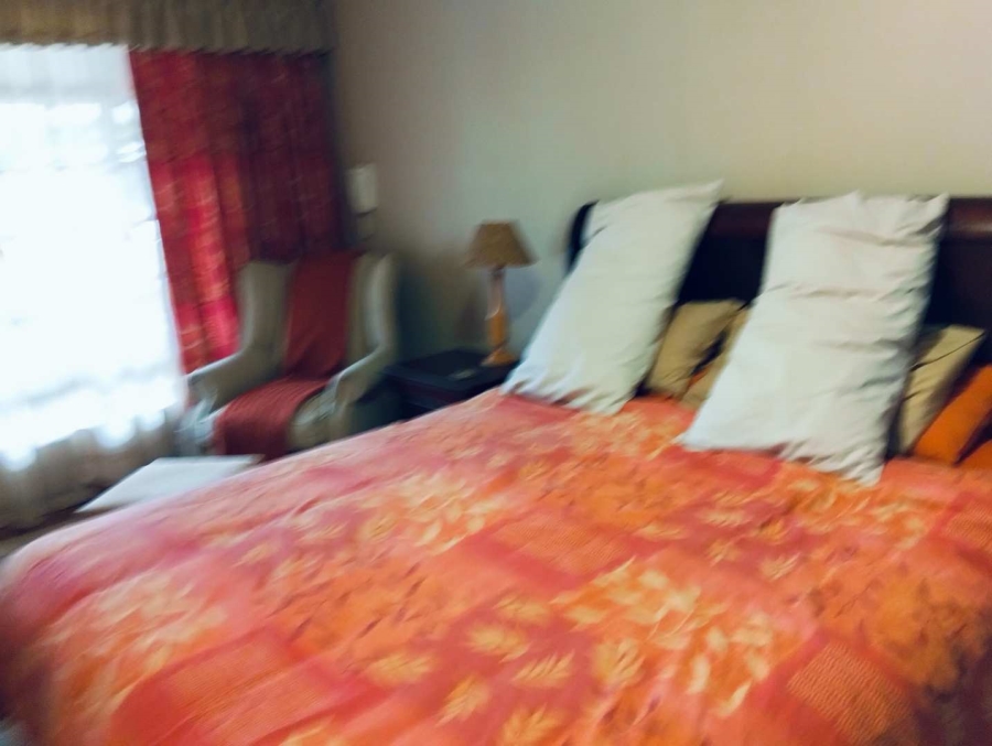 5 Bedroom Property for Sale in Mnandi Gauteng