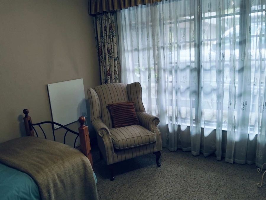 5 Bedroom Property for Sale in Mnandi Gauteng