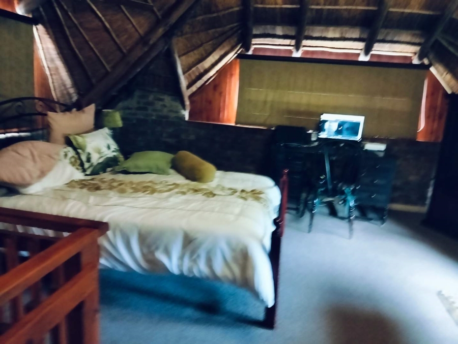 5 Bedroom Property for Sale in Mnandi Gauteng
