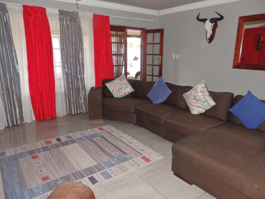 3 Bedroom Property for Sale in Garsfontein Gauteng