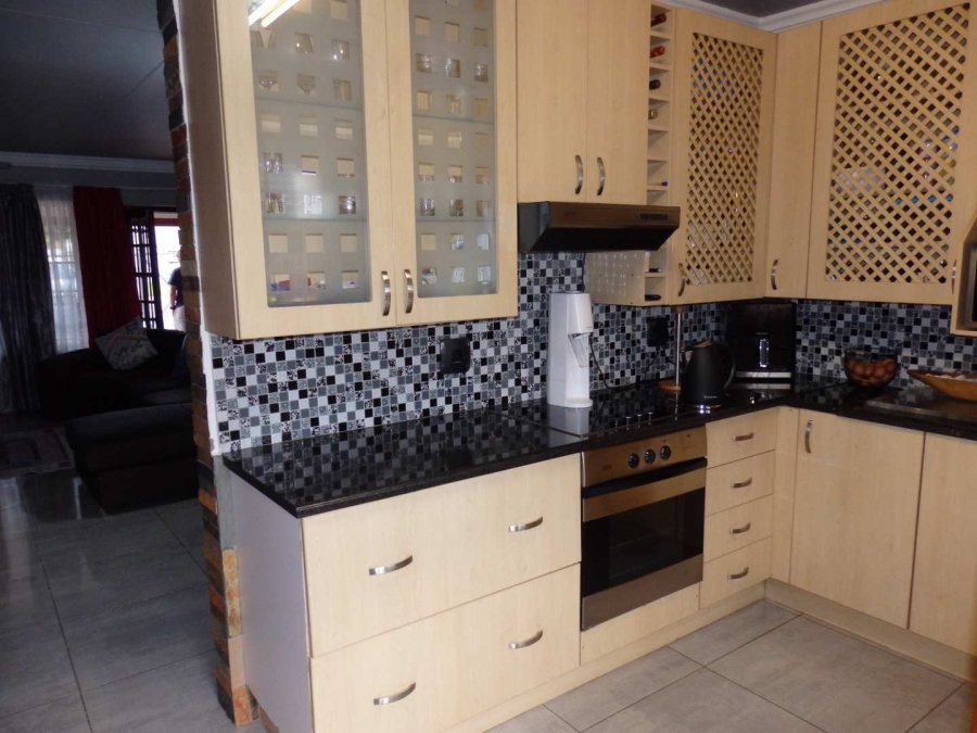 3 Bedroom Property for Sale in Garsfontein Gauteng