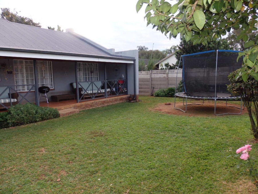 3 Bedroom Property for Sale in Garsfontein Gauteng