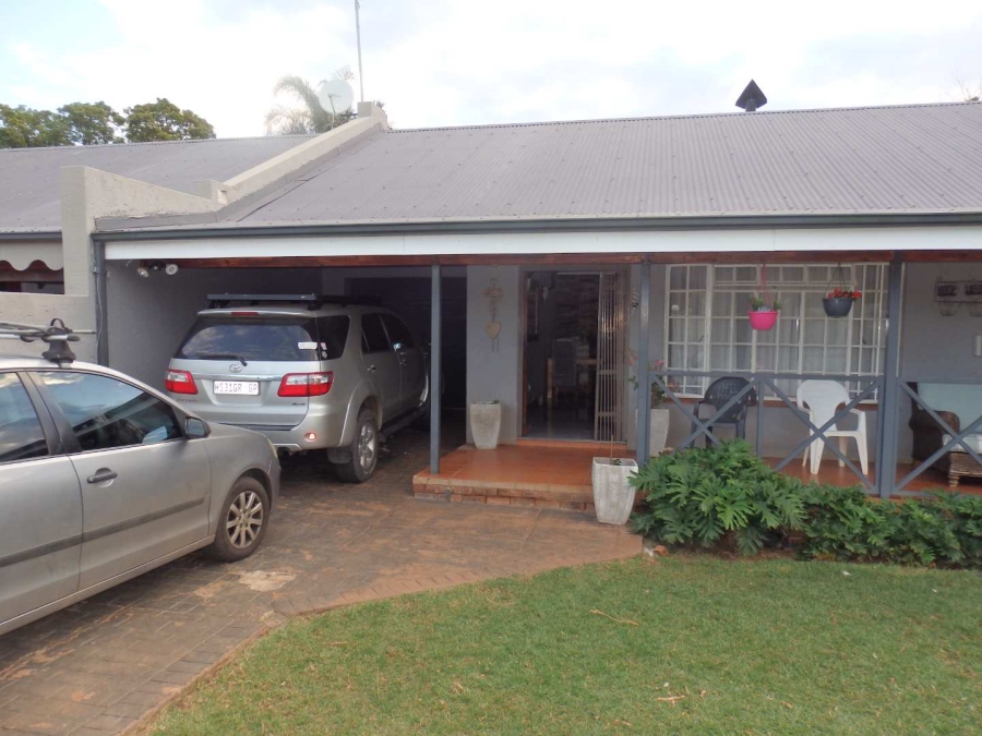 3 Bedroom Property for Sale in Garsfontein Gauteng
