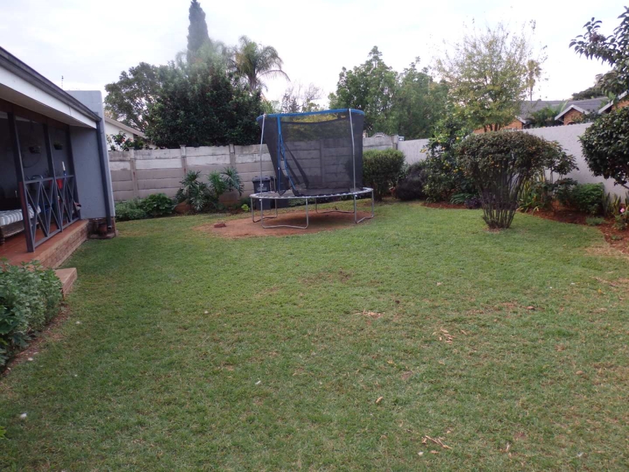 3 Bedroom Property for Sale in Garsfontein Gauteng