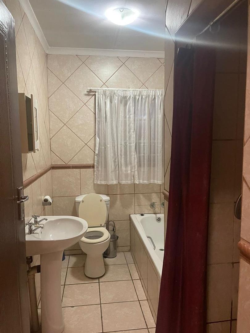 To Let 1 Bedroom Property for Rent in Clubview Gauteng