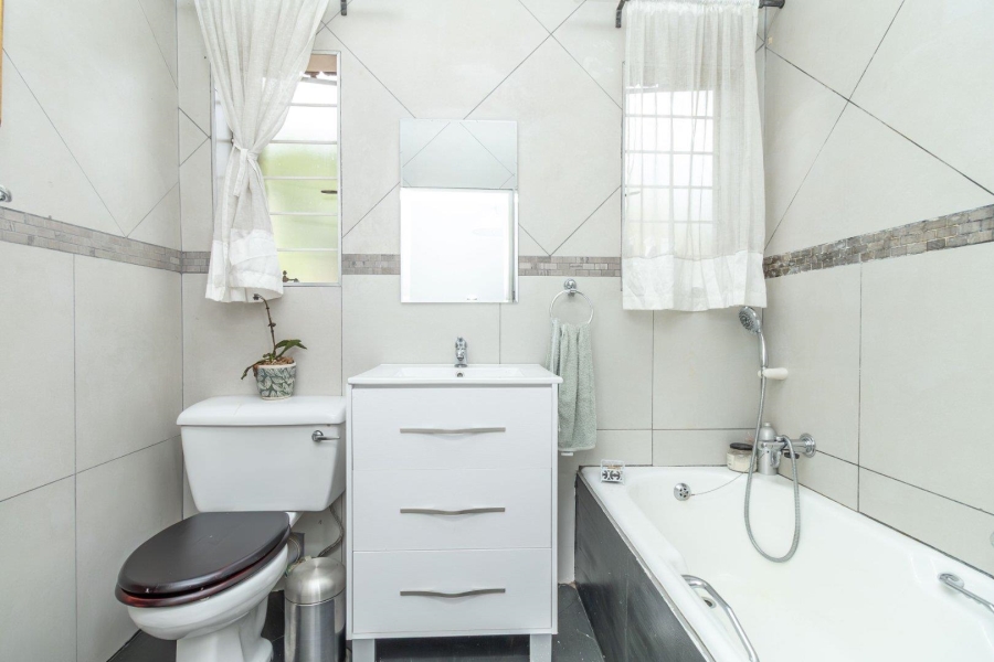 2 Bedroom Property for Sale in River Club Gauteng