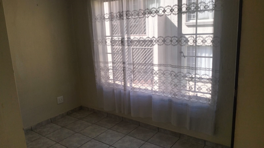 2 Bedroom Property for Sale in Garsfontein Gauteng