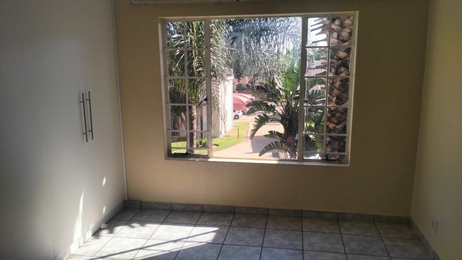 2 Bedroom Property for Sale in Garsfontein Gauteng