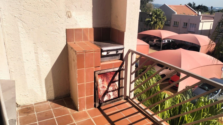 2 Bedroom Property for Sale in Garsfontein Gauteng