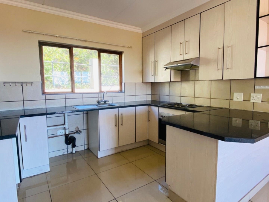 To Let 3 Bedroom Property for Rent in Constantia Kloof Gauteng