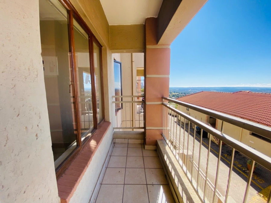 To Let 3 Bedroom Property for Rent in Constantia Kloof Gauteng