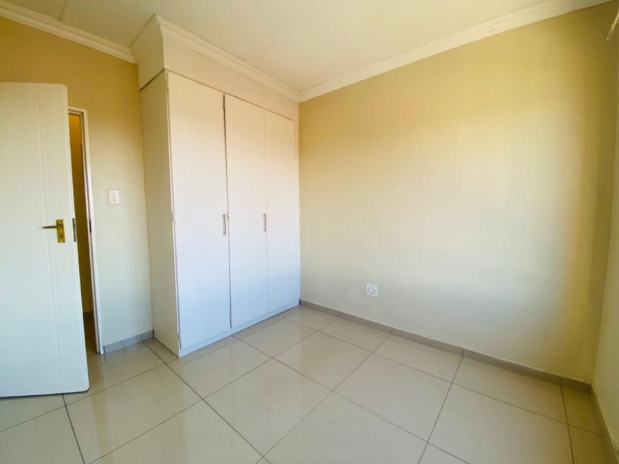 To Let 3 Bedroom Property for Rent in Constantia Kloof Gauteng