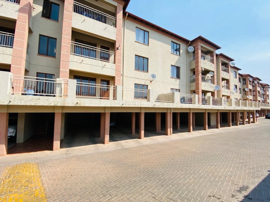 To Let 3 Bedroom Property for Rent in Constantia Kloof Gauteng