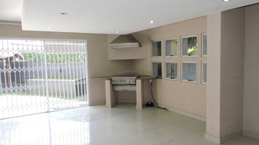 To Let 4 Bedroom Property for Rent in Faerie Glen Gauteng