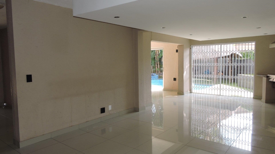 To Let 4 Bedroom Property for Rent in Faerie Glen Gauteng