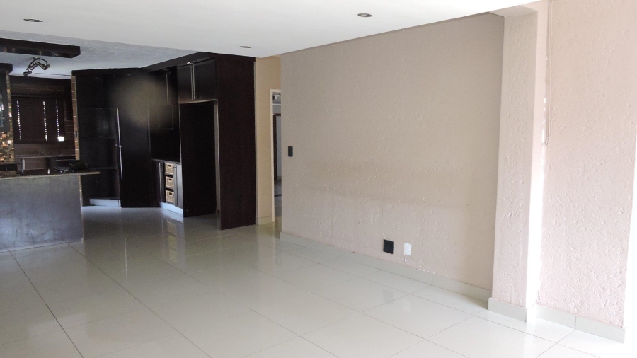 To Let 4 Bedroom Property for Rent in Faerie Glen Gauteng