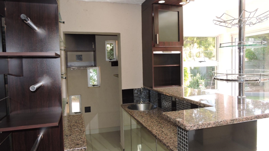 To Let 4 Bedroom Property for Rent in Faerie Glen Gauteng