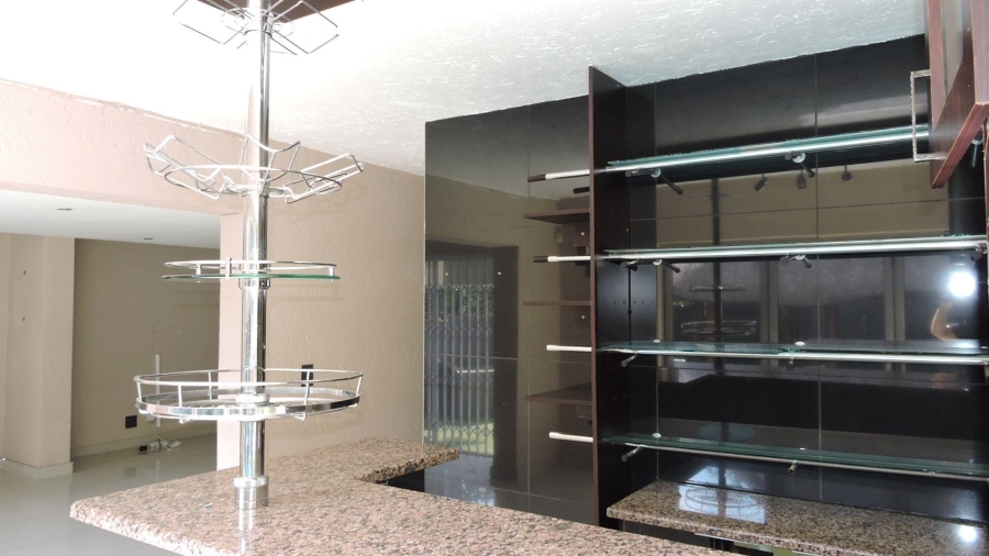 To Let 4 Bedroom Property for Rent in Faerie Glen Gauteng