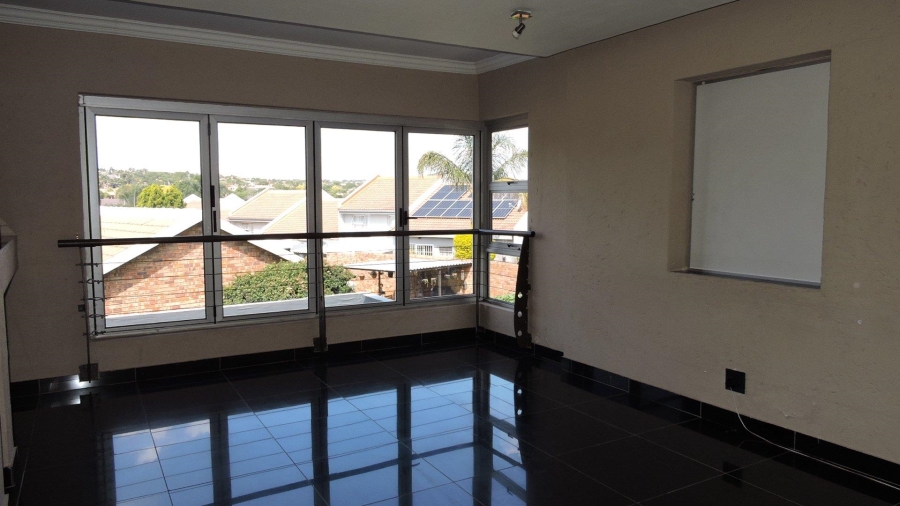 To Let 4 Bedroom Property for Rent in Faerie Glen Gauteng