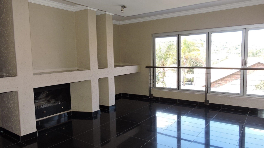 To Let 4 Bedroom Property for Rent in Faerie Glen Gauteng