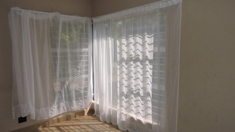 To Let 4 Bedroom Property for Rent in Faerie Glen Gauteng