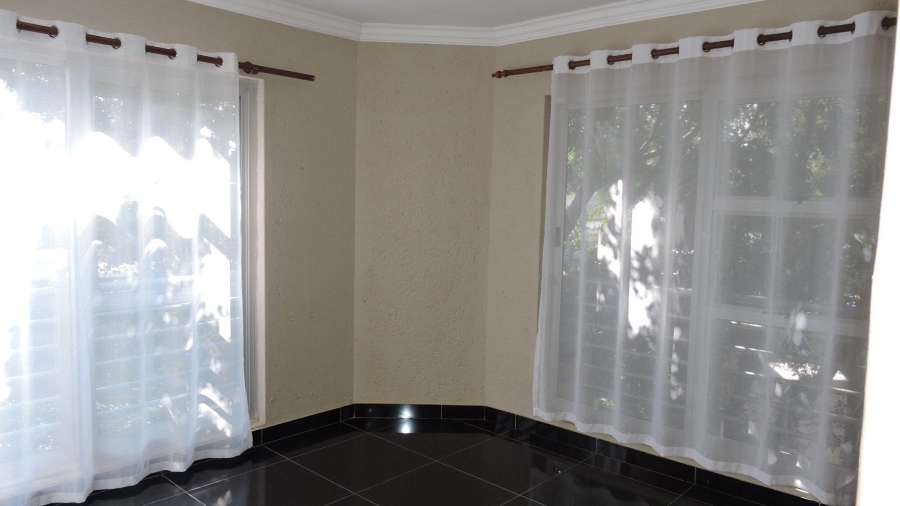 To Let 4 Bedroom Property for Rent in Faerie Glen Gauteng