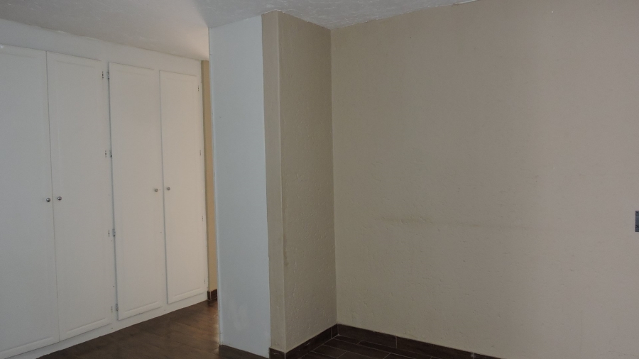 To Let 4 Bedroom Property for Rent in Faerie Glen Gauteng
