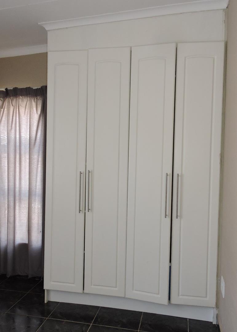 To Let 4 Bedroom Property for Rent in Faerie Glen Gauteng
