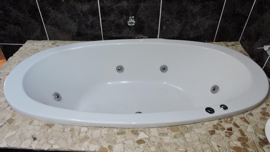 To Let 4 Bedroom Property for Rent in Faerie Glen Gauteng