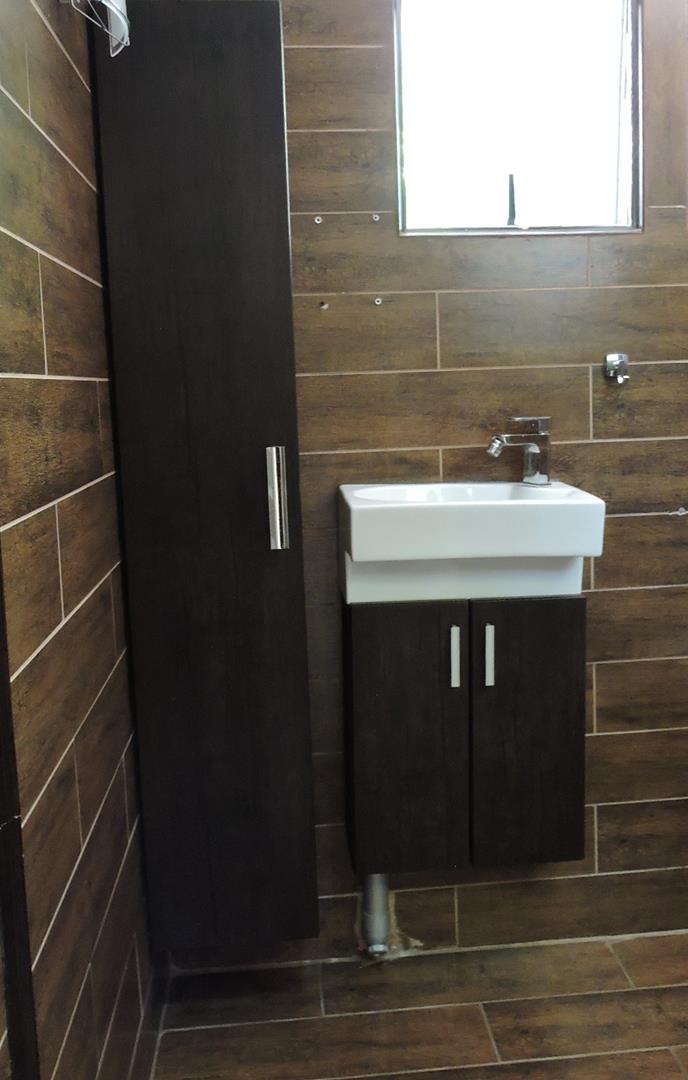 To Let 4 Bedroom Property for Rent in Faerie Glen Gauteng