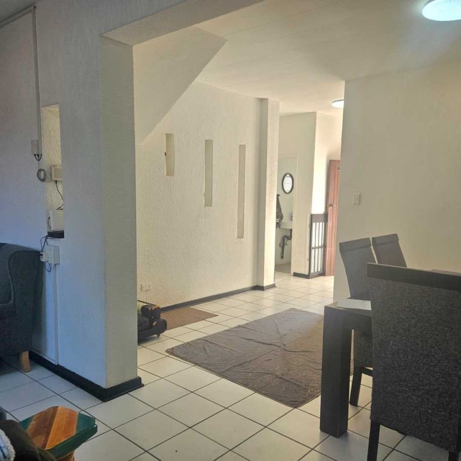 2 Bedroom Property for Sale in Brackenhurst Gauteng
